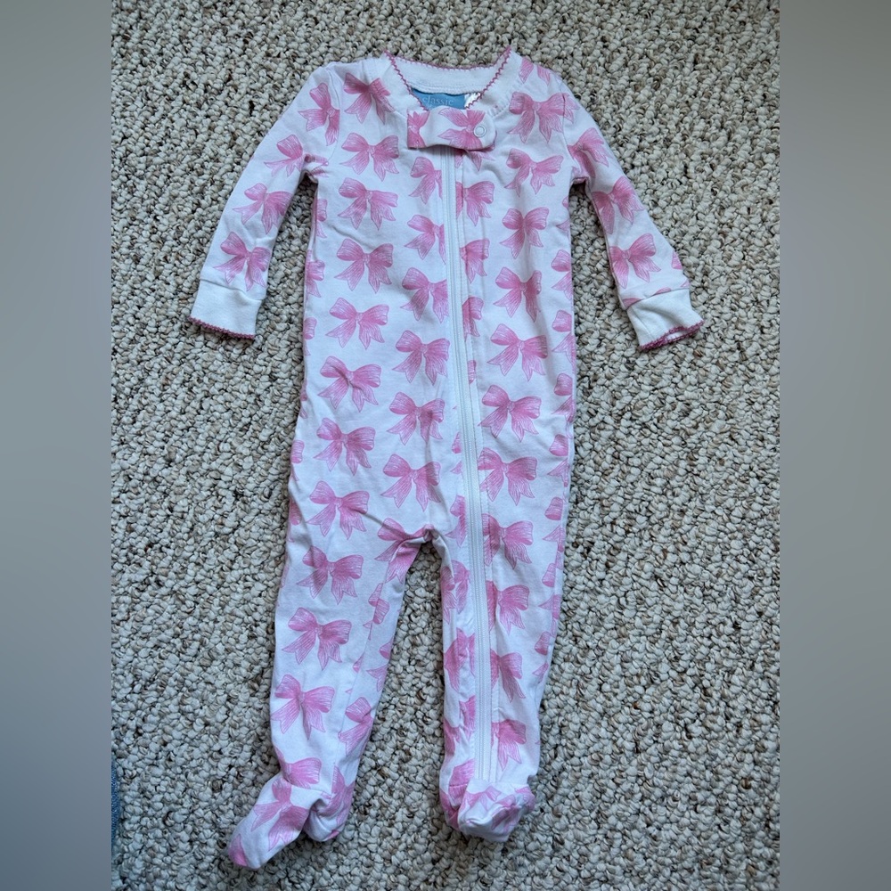 Classic Whimsy Baby Girl Footie Sleeper White With Pink Bows 6 months